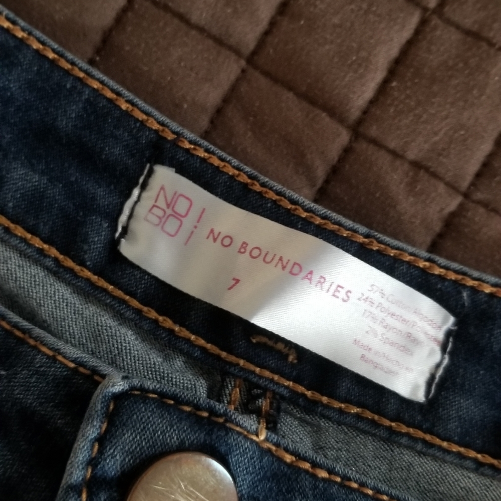 Shorts - Picture 3 of 3